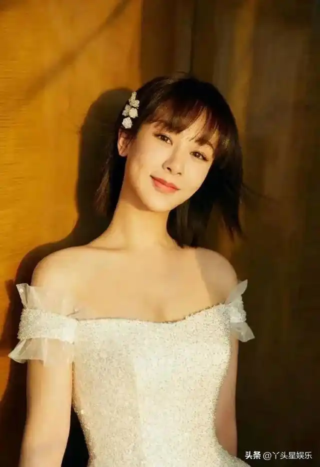 杨紫的小酒窝笑起来甜到你心坎了吗?