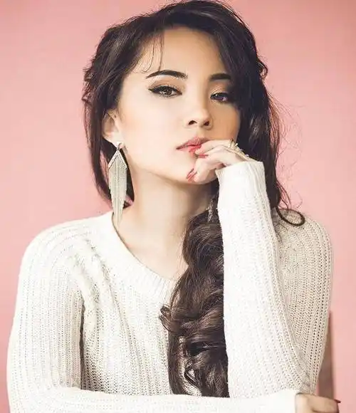 欧亚混血儿美女妮可儿·霍夫,说她是"超女",一点不为过_加拿大_风格_