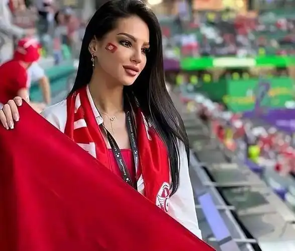 突尼斯美女球迷