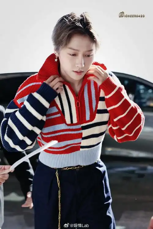 刘雨昕官宣海南岛国际电影节##刘雨昕北京机场路透