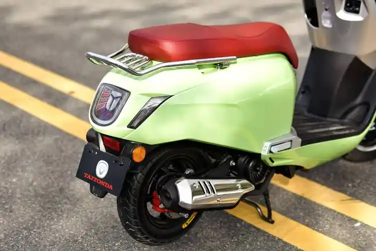 台田karla 125 复古风踏板,清新上市_新车新品_资讯中心_全球摩托车网