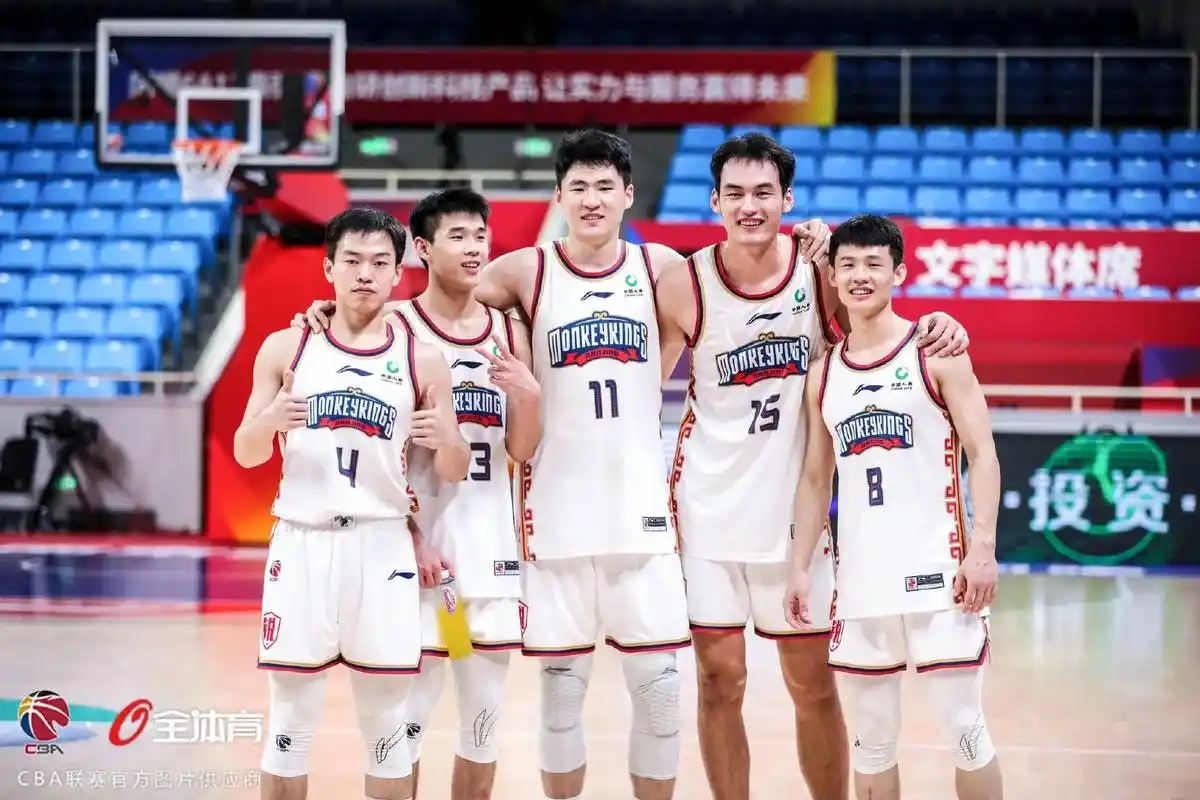 四个来自cuba的大学生球员和一个年仅19岁的林葳,不知道他 - 抖音