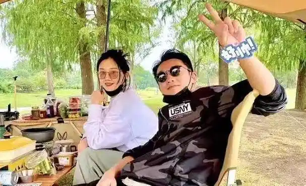 显然更适合同样强势的郑恺,但也正如当初分手时说的那样,他们依旧是