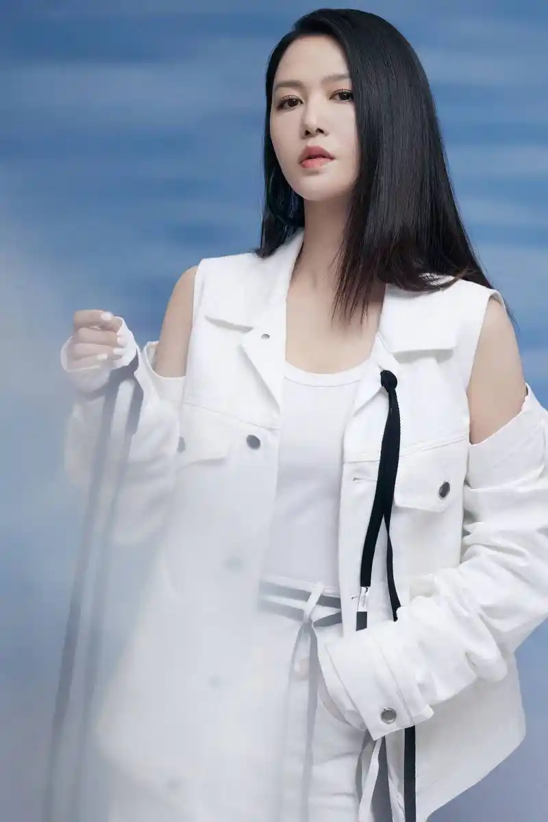 知名女歌手【谭维维】经纪人_歌词_旋律_首歌