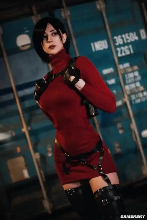 cosplay图赏:俄妹cos《生化危机4重制版》艾达王 短