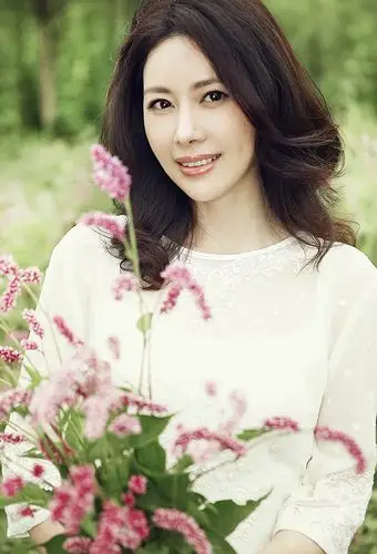 p>邓英,1978年4月8日出生于浙江省衢州市,中国内地女演员,毕业于 a