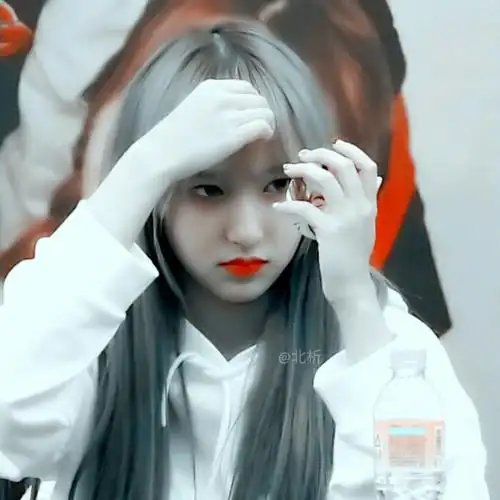 程潇头像. 看专辑简介.