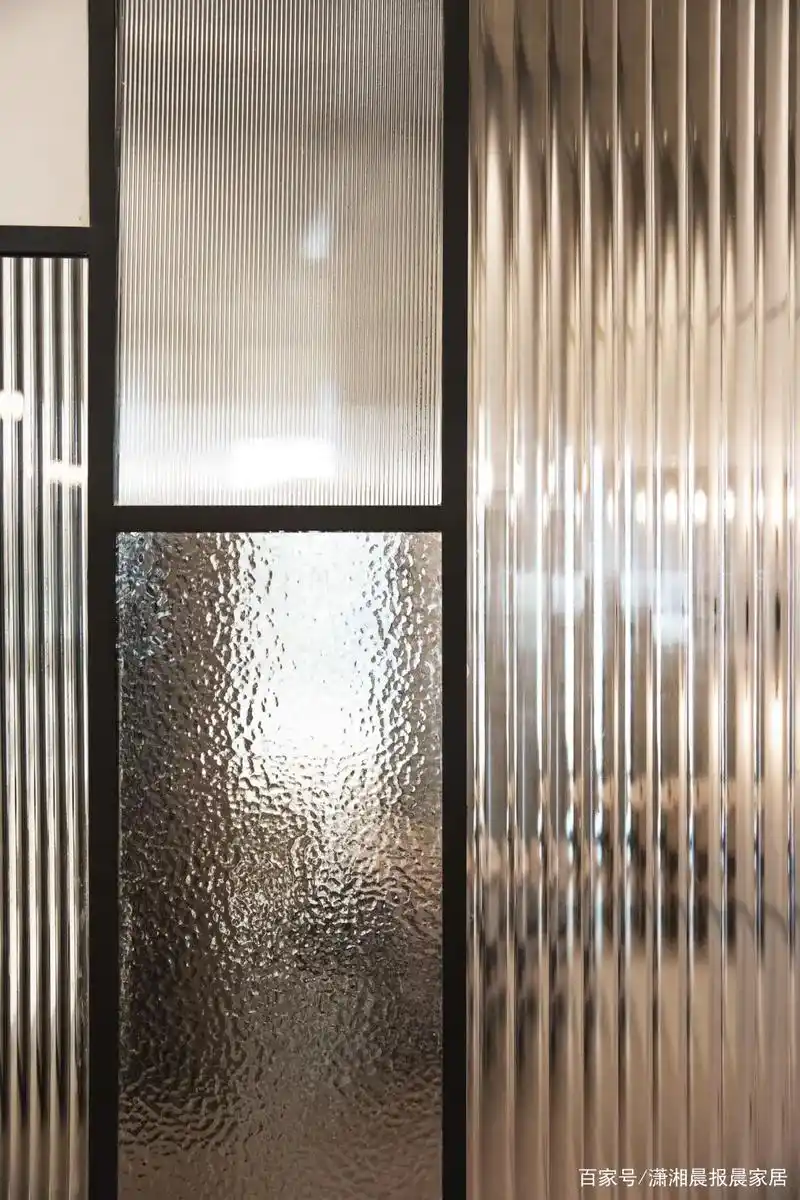 高颜值压花玻璃——绝对时髦的家居元素