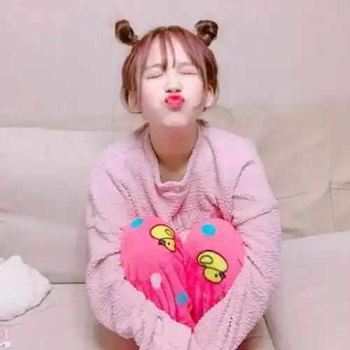 嘟嘴单纯女孩子头像图片