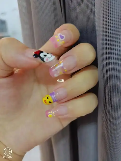 卡通美甲