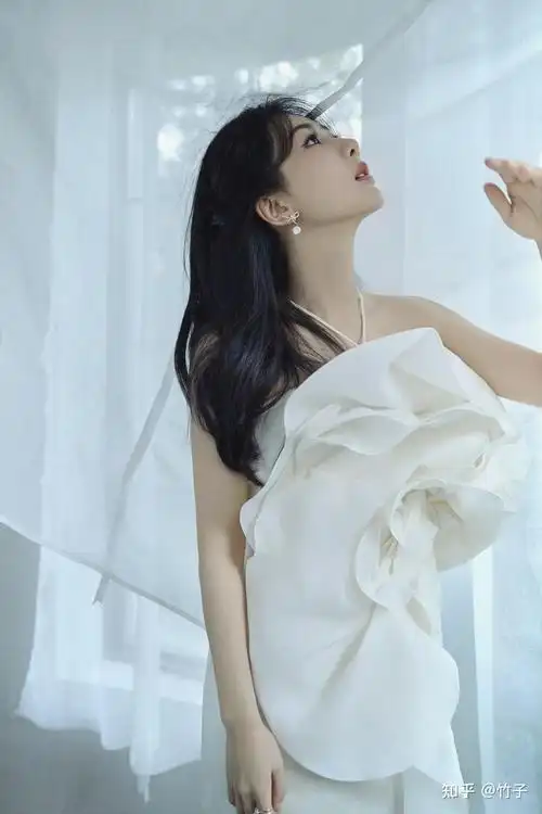 你为什么喜欢杨紫她有什么好看的照片吗