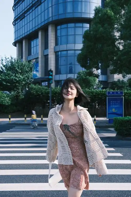 分享点最近的马思纯很青春文学的照片…每张都好女主角氛围…怎么说呢