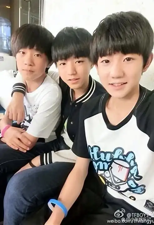 tfboys发布宣传视频十年,正式出道10月,她发行了自己的第一张ep
