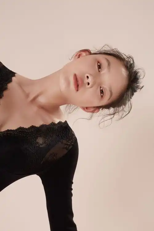 摄影师李清凯的肖像写真作品《内衣拍摄》