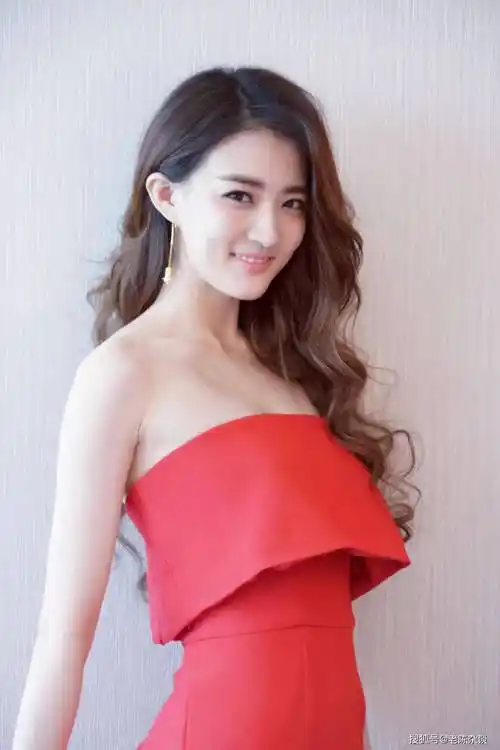 原创这谁顶得住徐璐饱满性感真是韵味十足啊