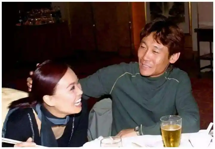 那英三任丈夫简介(东北大妞那英的彪悍情史)