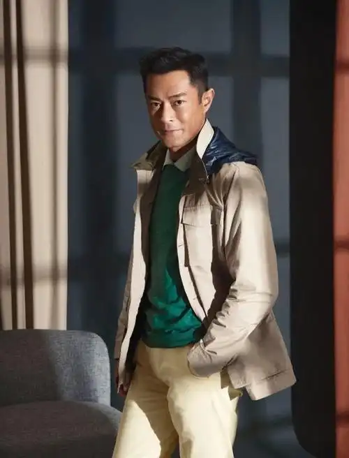 48岁古天乐为慈善公益拍写真:化身时尚绅士,演绎型男本色_网易订阅