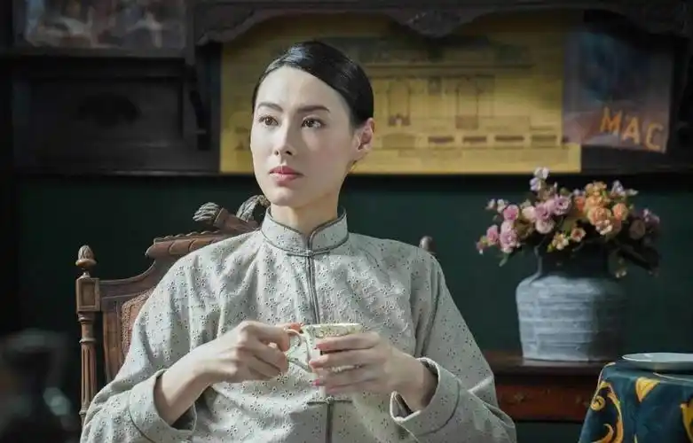 为李泽楷生三子却嫁不进豪门梁洛施的人生比想象中更坎坷