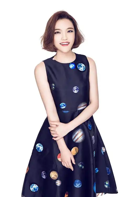 庄心妍:音乐才华独树一帜 庄心妍,中国内地流行乐女歌手,音乐才华独树