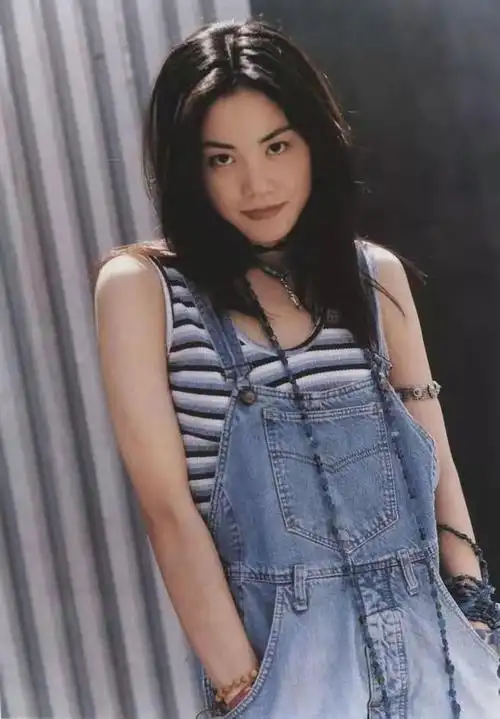 澳门歌手王菲个人资料