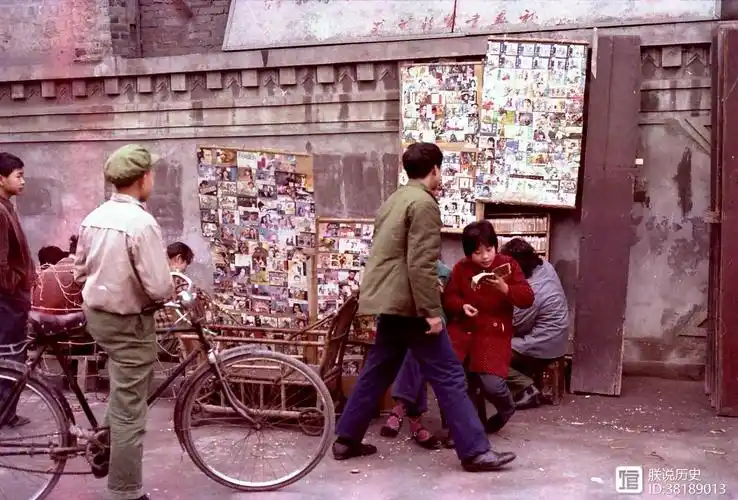 1982年的西安,罕见街拍老照片,平凡朴素的生活记忆