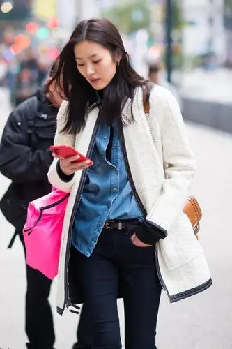 刘雯最新街拍 维密试装前私服_明星街拍_女模网