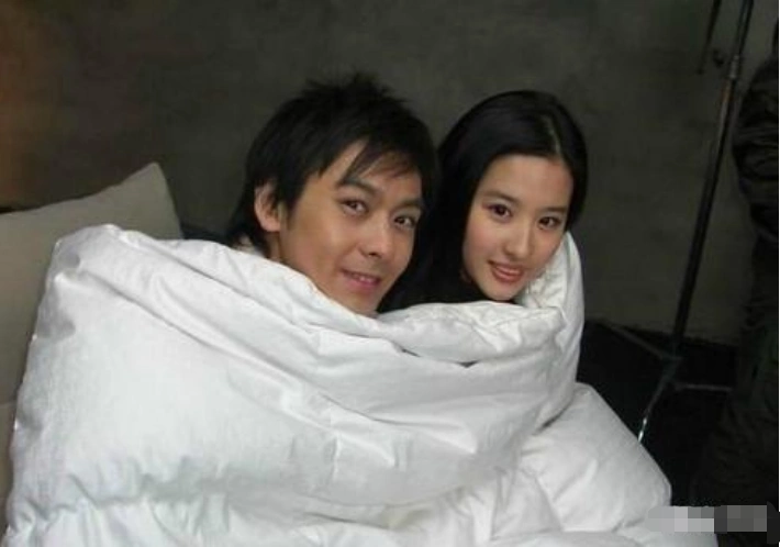 妻子撞脸刘亦菲,丈夫每天要深吻11次,妻子现身涂磊直呼"姑姑"