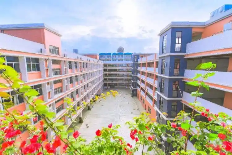 2022年广州石化中学招生简章