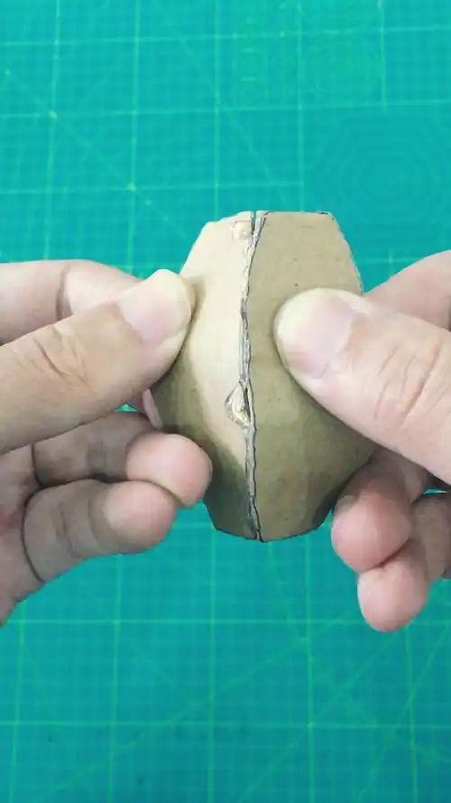 怎么做一个简易 的手雷.