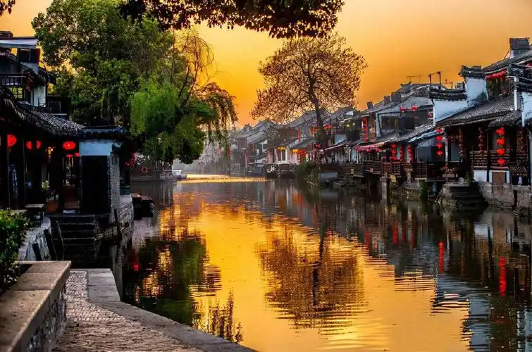 西塘古镇,黄昏时分,色彩斑斓如油画!