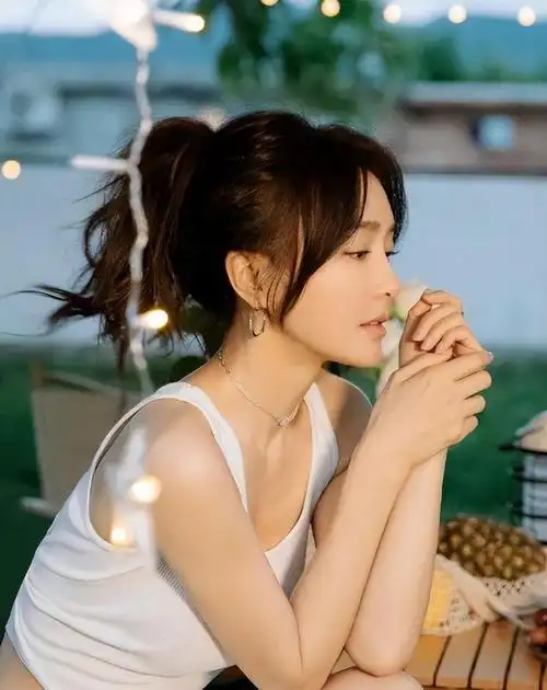 看看这些女明星的侧颜,一个比一个惊艳,真的太漂亮了