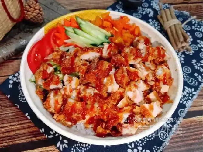 酸甜沙拉脆皮鸡饭图片