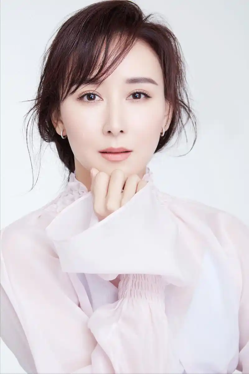 胡静:嫁入马来西亚豪门,自称豪门没什么不一样,只是人多而已