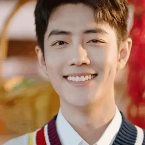 此刻只想沉醉在肖战的笑涡窝里!#肖战