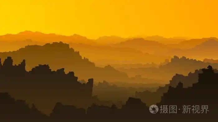 夕阳在山中的横向插图