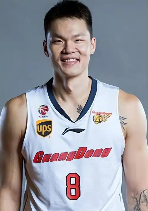 我们再看看李根,身高1.