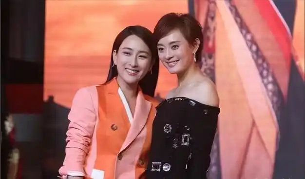 马苏和孙俪的合影没想到马苏会把美丽的孙俪打败了