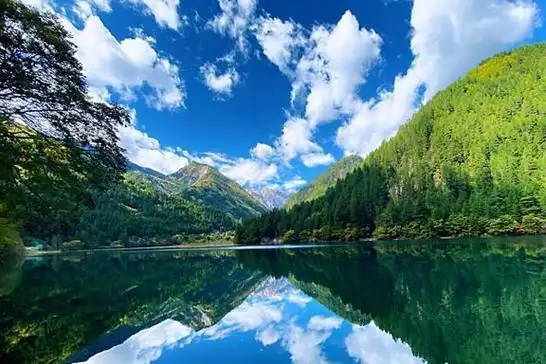 桂林山水,杭州西湖,九寨沟,谁是中国第一水景?