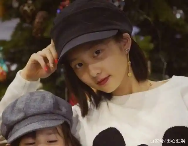 黄磊的小女儿黄少艾转眼也已经快8岁了,2013年12月出生的她,越发灵动.