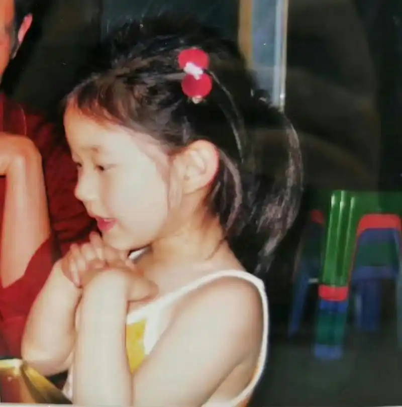 赵露思童年照片#从小美到大呀,颜值从未发生过变化,越长大越精致裂浇