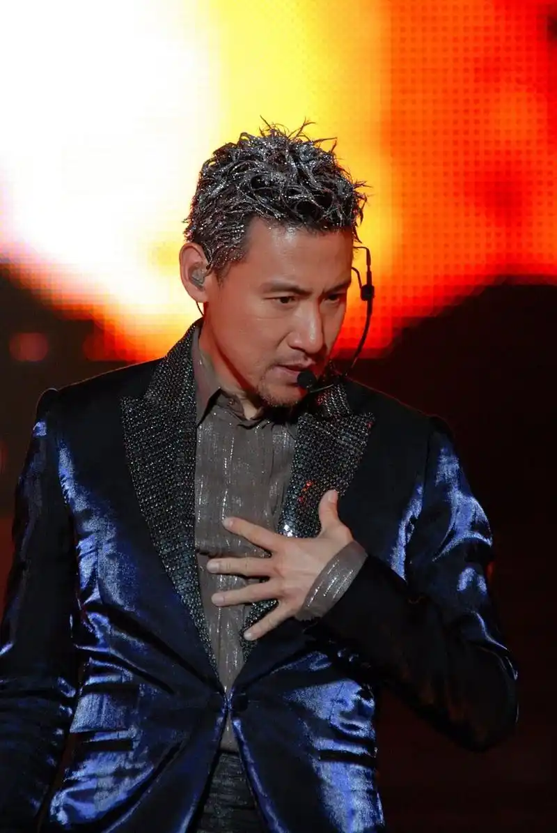 张学友60 巡回演唱会,这位华语乐坛的传奇人物,即将在成都凤凰山