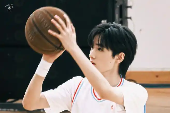 90高中没遇到心动篮球队长现在遇到了@时代少年团-宋亚轩宋亚轩超话
