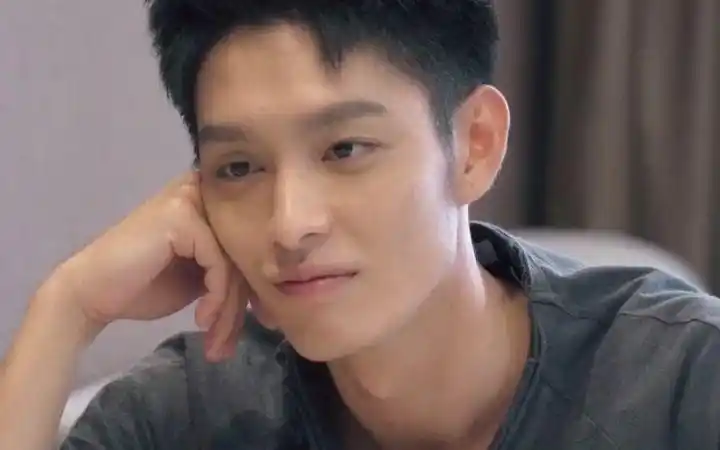 【他在逆光中告白】阮念初最喜欢的竟然不是厉腾?_哔哩哔哩_bilibili