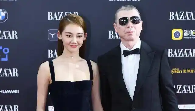 被冯小刚逼着光脚跳舞爆红后却火速退圈苗苗到底经历了什么