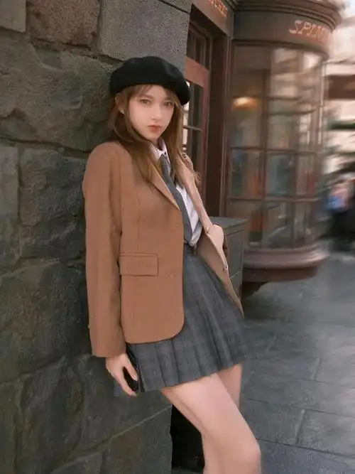 短到极限的裙子盘点(迷你裙越来越短你还会穿吗)