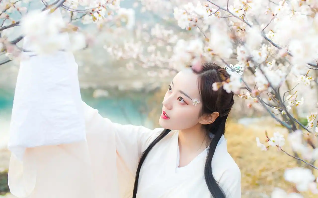 古装美女清新唯美写真图片高清壁纸