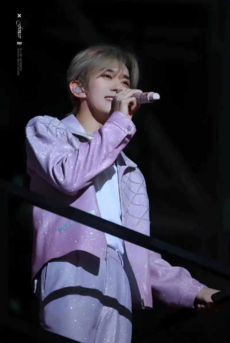 #易烊千玺的壁纸够我用很久了 帅得一批#易烊千玺低音炮大花轿 - 抖音