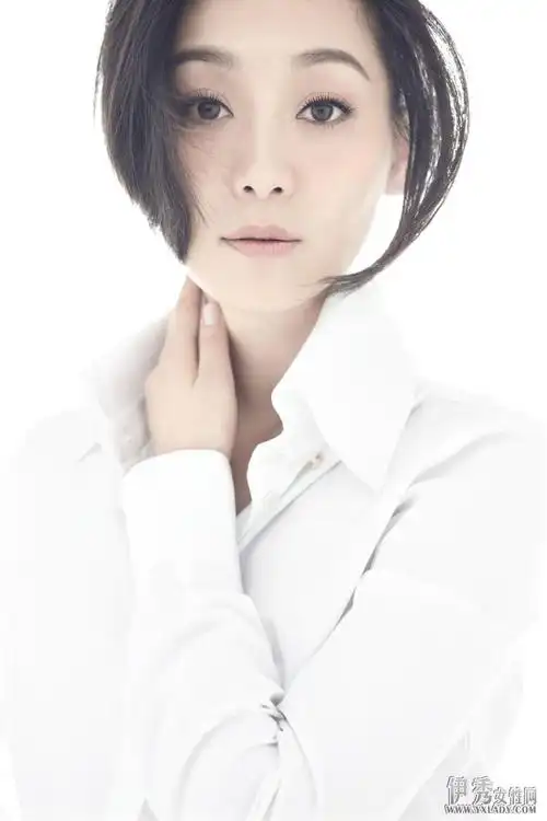 高清图:徐帆温情写真展母爱深情 m计划关爱儿童