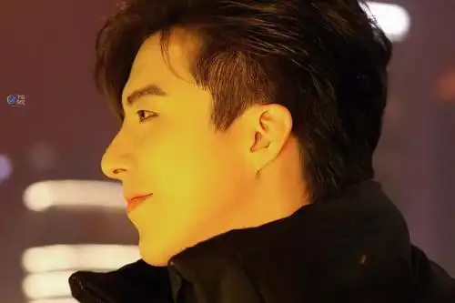 刘宇宁最近怎么越来越好看了,这侧颜杀!