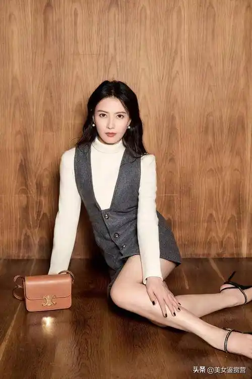 高圆圆性感高跟玉足迷人写真大片